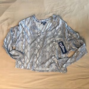 Cropped snake print v-neck top